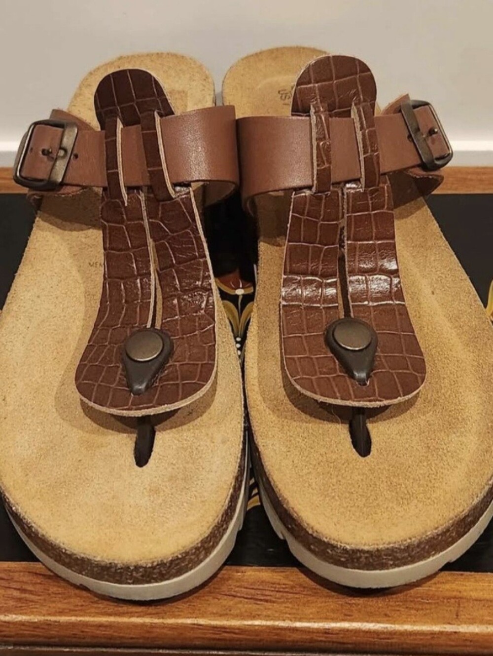 ✨ PLAKTON SPAIN BROWN LEATHER CROC EMBOSSED CORK SANDALS ✨